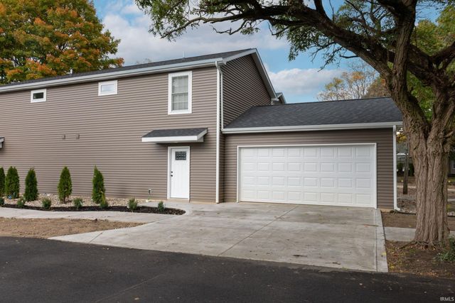 1105 Edwardsburg Ave, Elkhart, IN 46514