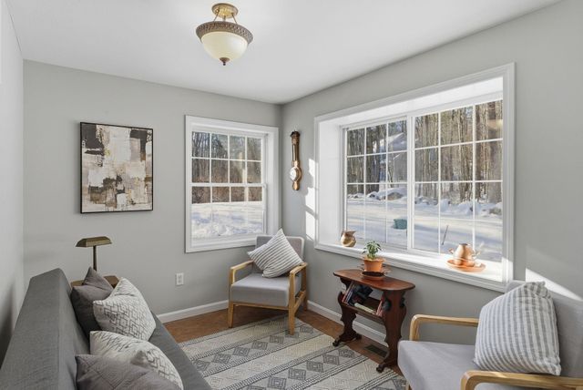 18 Holbrook Road, Bedford, NH 03110