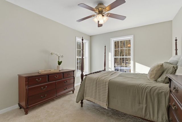 18 Holbrook Road, Bedford, NH 03110