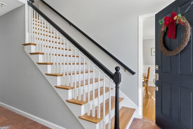 18 Holbrook Road, Bedford, NH 03110