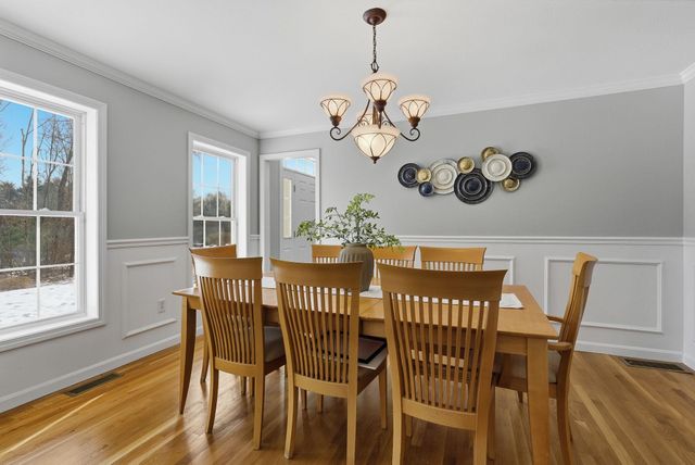 18 Holbrook Road, Bedford, NH 03110