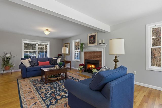 18 Holbrook Road, Bedford, NH 03110