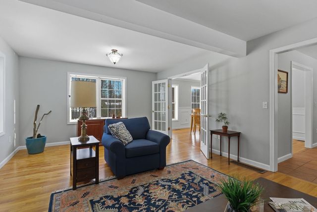 18 Holbrook Road, Bedford, NH 03110