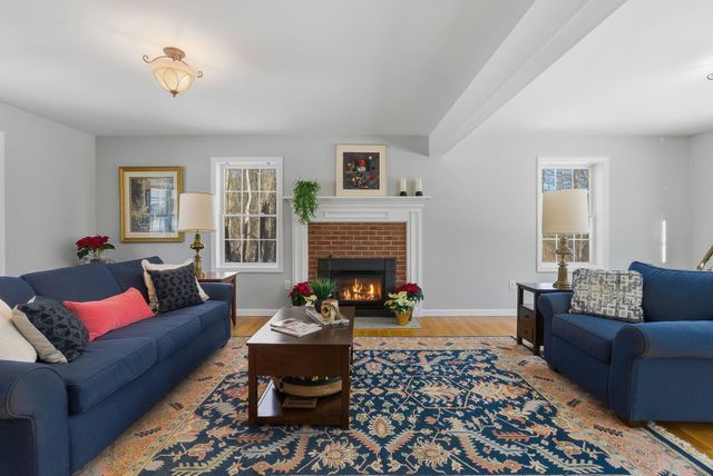 18 Holbrook Road, Bedford, NH 03110