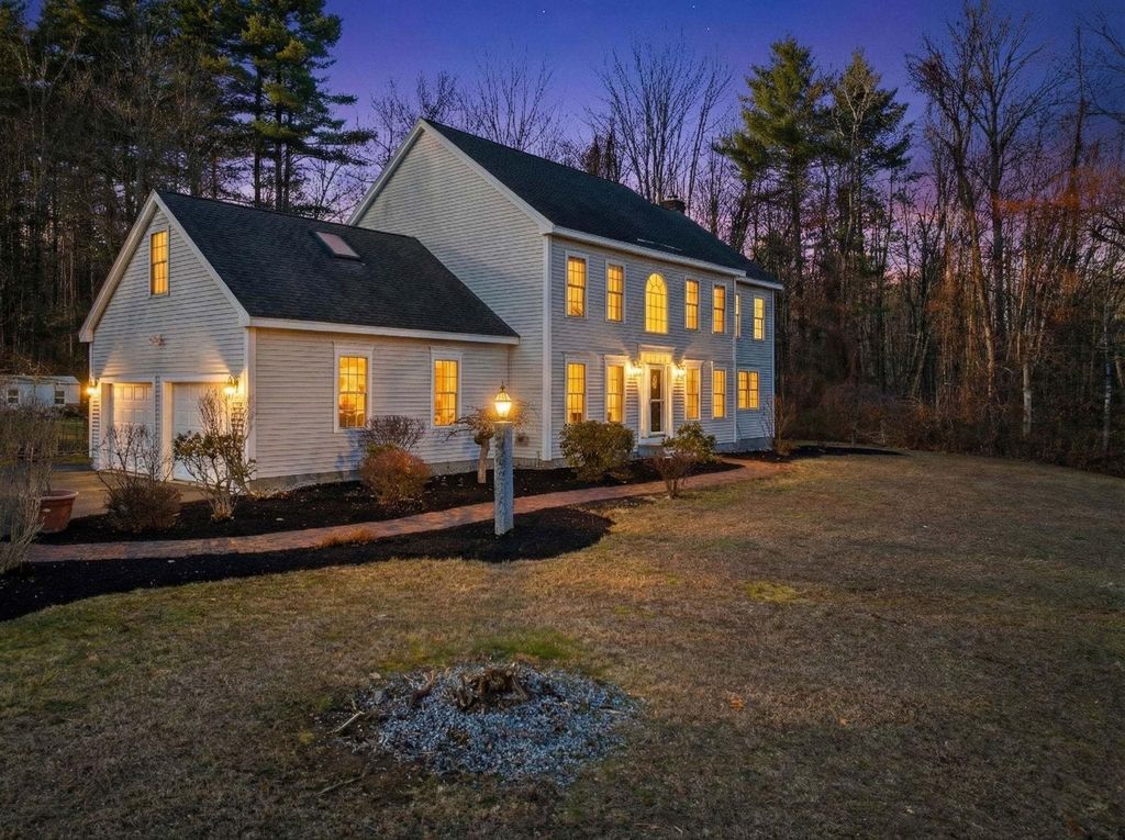 18 Holbrook Road, Bedford, NH 03110