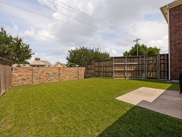 1192 Oak Hill Lane, Murphy, TX 75094