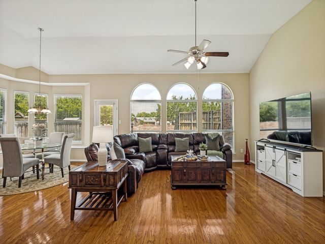 1192 Oak Hill Lane, Murphy, TX 75094