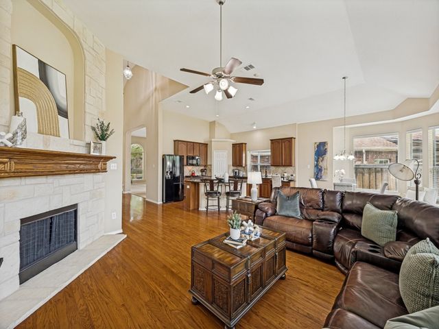 1192 Oak Hill Lane, Murphy, TX 75094