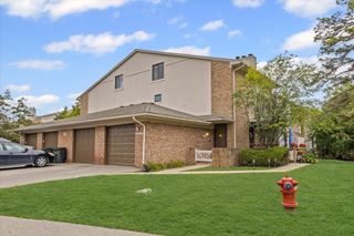 6716 Maple Lakes Drive, West Bloomfield, MI 48322