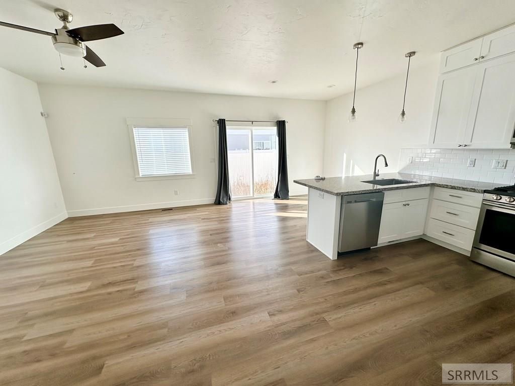Image 4 of property listing at 458 S 3rd W # 458, Sugar City, ID 83448