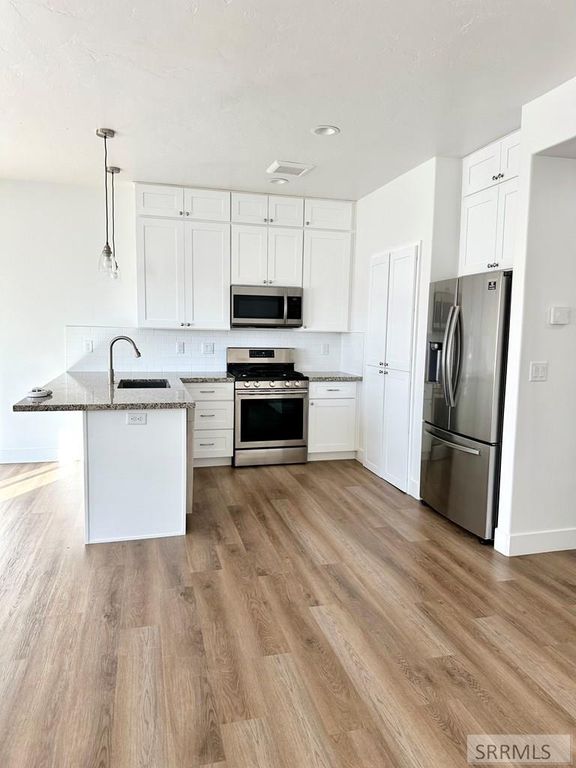Image 6 of property listing at 458 S 3rd W # 458, Sugar City, ID 83448