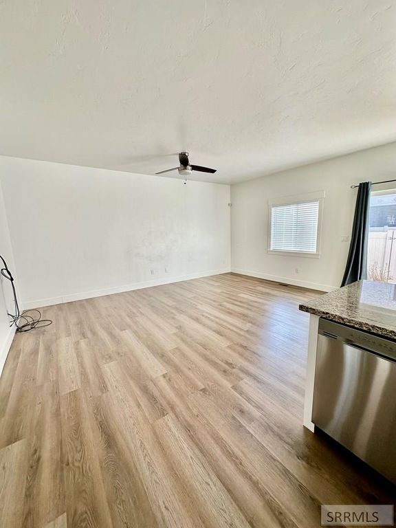Image 9 of property listing at 458 S 3rd W # 458, Sugar City, ID 83448