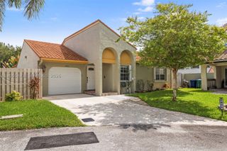 2905 Albatross Dr, Cooper City, FL 33026