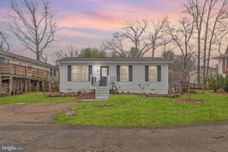 560 ROCKBRIDGE DR SE, Leesburg, VA 20175