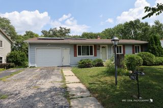 1942 Hilltop Court, Woodstock, IL 60098