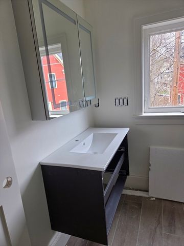 6 Lowell Ave 3, Newton, MA 02460