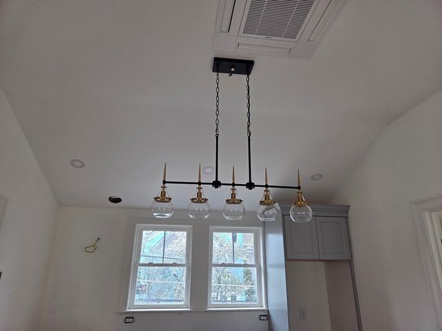 6 Lowell Ave 3, Newton, MA 02460