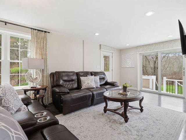 109 Gould Rd, Andover, MA 01810