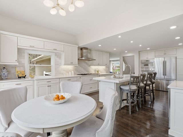 109 Gould Rd, Andover, MA 01810