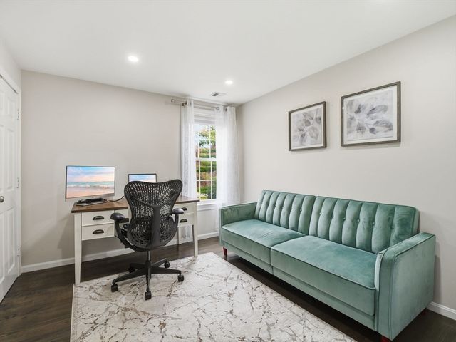 109 Gould Rd, Andover, MA 01810