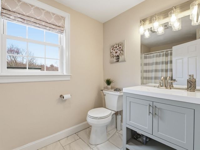 109 Gould Rd, Andover, MA 01810