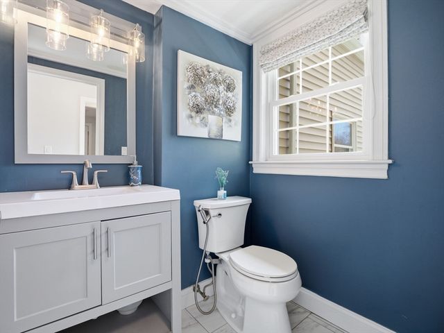 109 Gould Rd, Andover, MA 01810