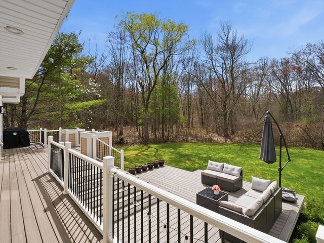 109 Gould Rd, Andover, MA 01810