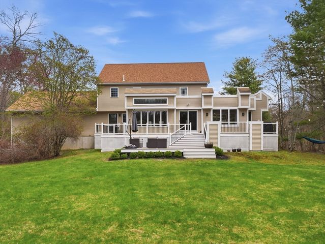 109 Gould Rd, Andover, MA 01810