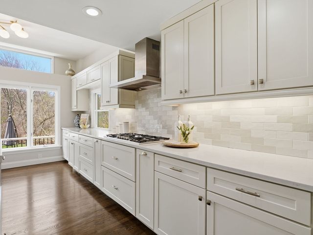 109 Gould Rd, Andover, MA 01810