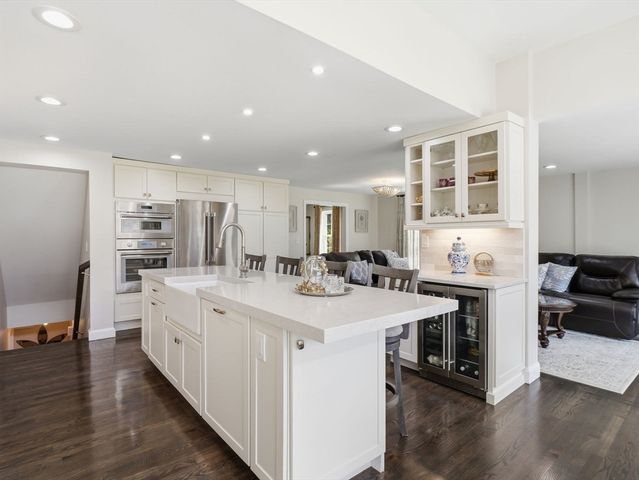 109 Gould Rd, Andover, MA 01810