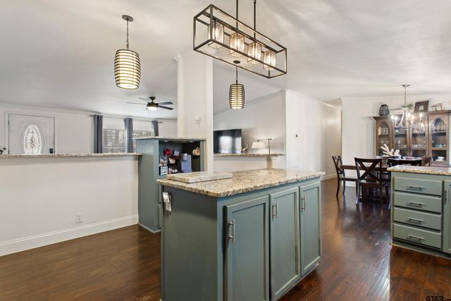 17361 Aspenwood, Lindale, TX 75771