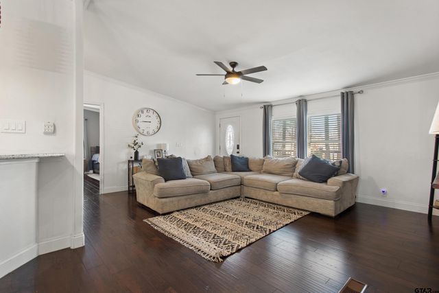 17361 Aspenwood, Lindale, TX 75771