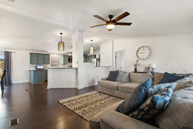 17361 Aspenwood, Lindale, TX 75771