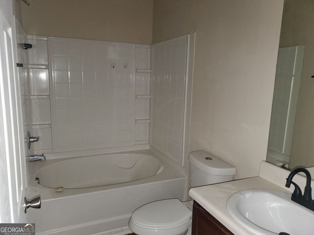 11428 S Grove Drive, Hampton, GA 30228