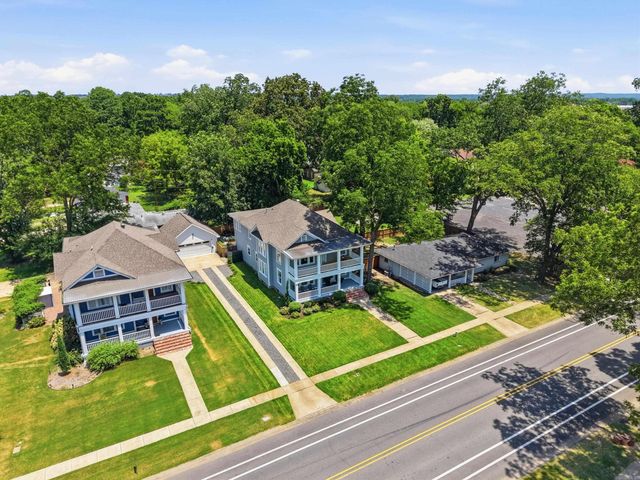 1620 Robinson Avenue, Conway, AR 72034