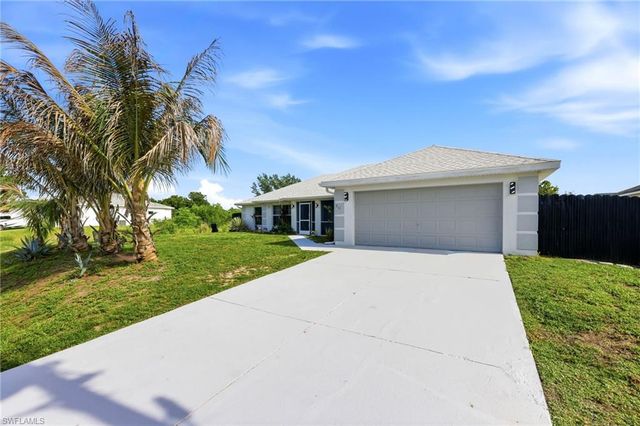 711 Long Island ST E, Lehigh Acres, FL 33974