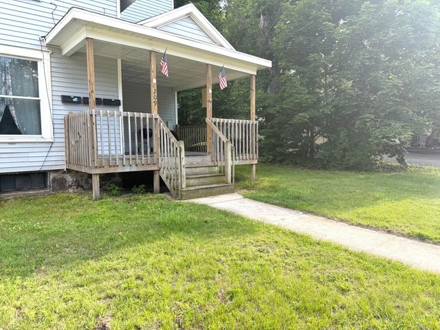 209 E Washington Street, Greenville, MI 48838