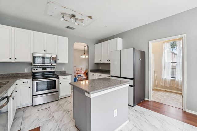 526 Clover Flat RD, Cedar Park, TX 78613