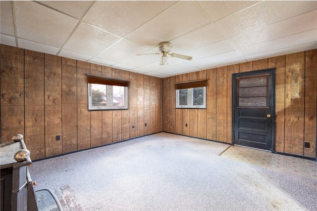 222 Ridgefield Dr, Hempfield Twp, PA 15601