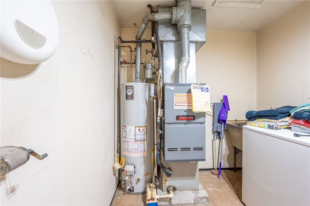 222 Ridgefield Dr, Hempfield Twp, PA 15601