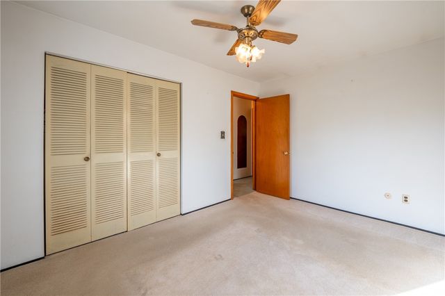 222 Ridgefield Dr, Hempfield Twp, PA 15601