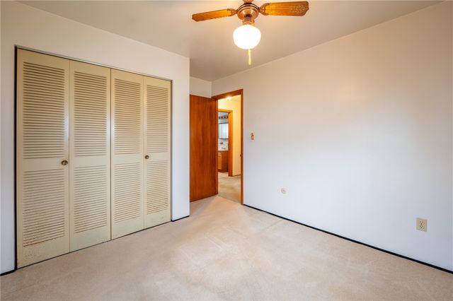 222 Ridgefield Dr, Hempfield Twp, PA 15601