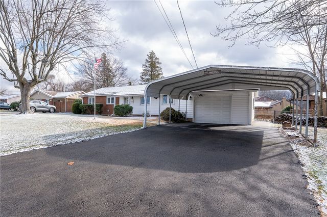 222 Ridgefield Dr, Hempfield Twp, PA 15601