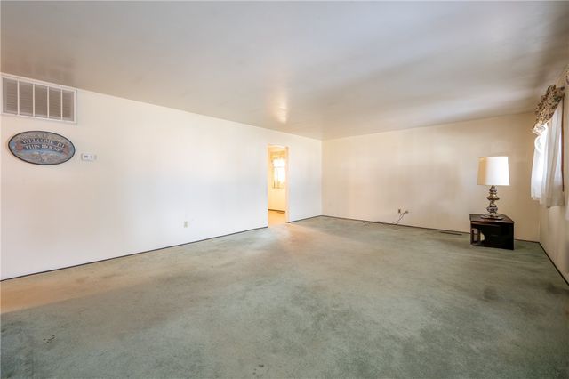 222 Ridgefield Dr, Hempfield Twp, PA 15601