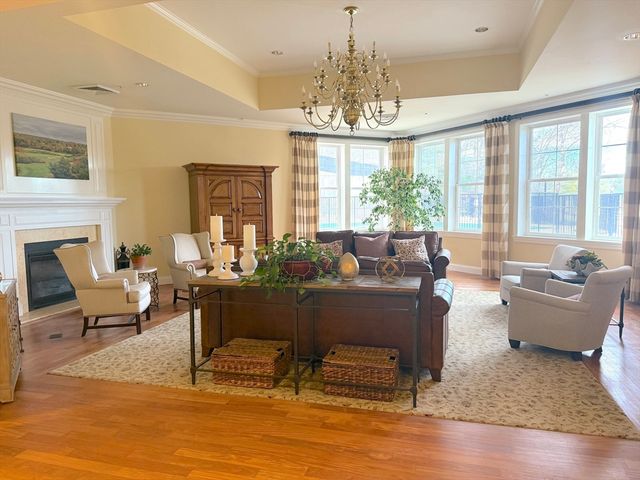 36 Village Road 306, Middleton, MA 01949