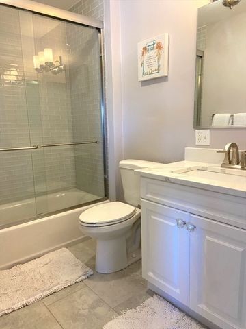 36 Village Road 306, Middleton, MA 01949