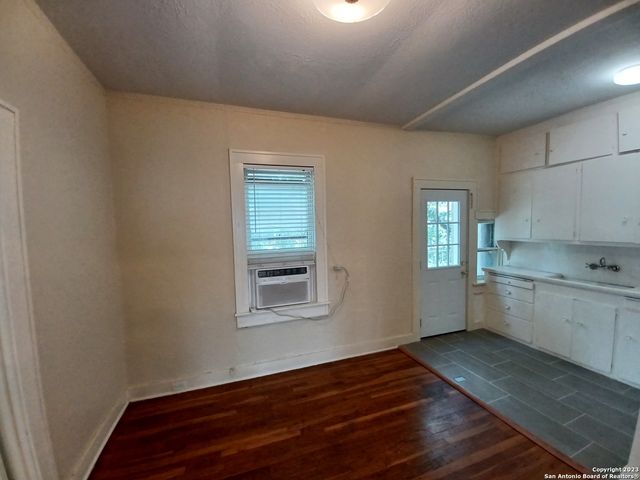 1910 Howard St Apt 12, San Antonio, TX 78212