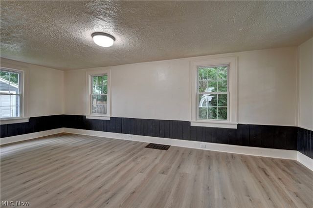 300 State Avenue NE, Massillon, OH 44646