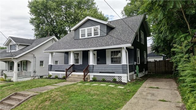 300 State Avenue NE, Massillon, OH 44646