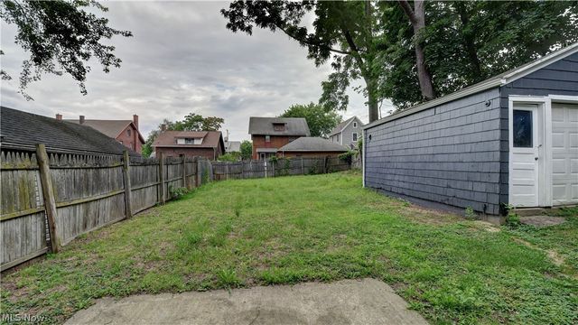 300 State Avenue NE, Massillon, OH 44646